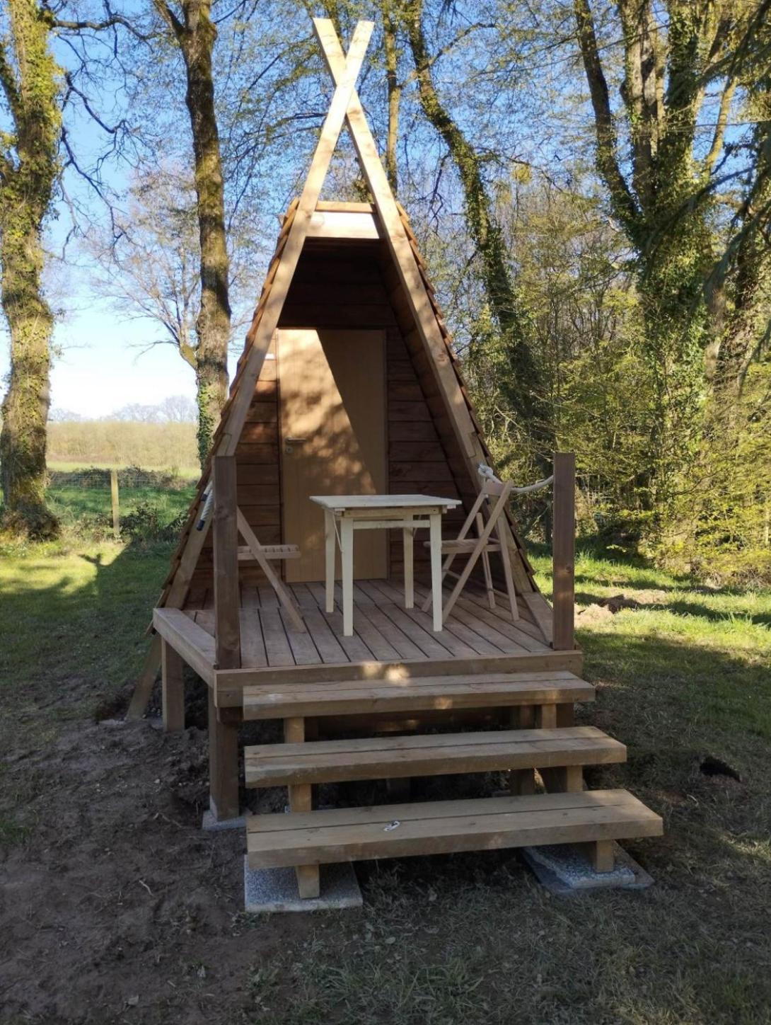 Camping Le Val Aux Fees - Broceliande Concoret Exterior foto