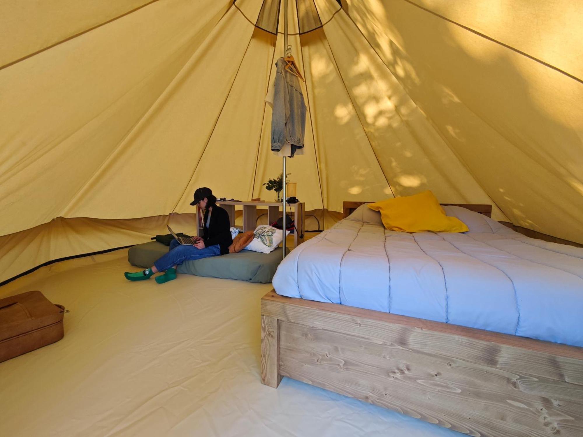 Camping Le Val Aux Fees - Broceliande Concoret Habitación foto