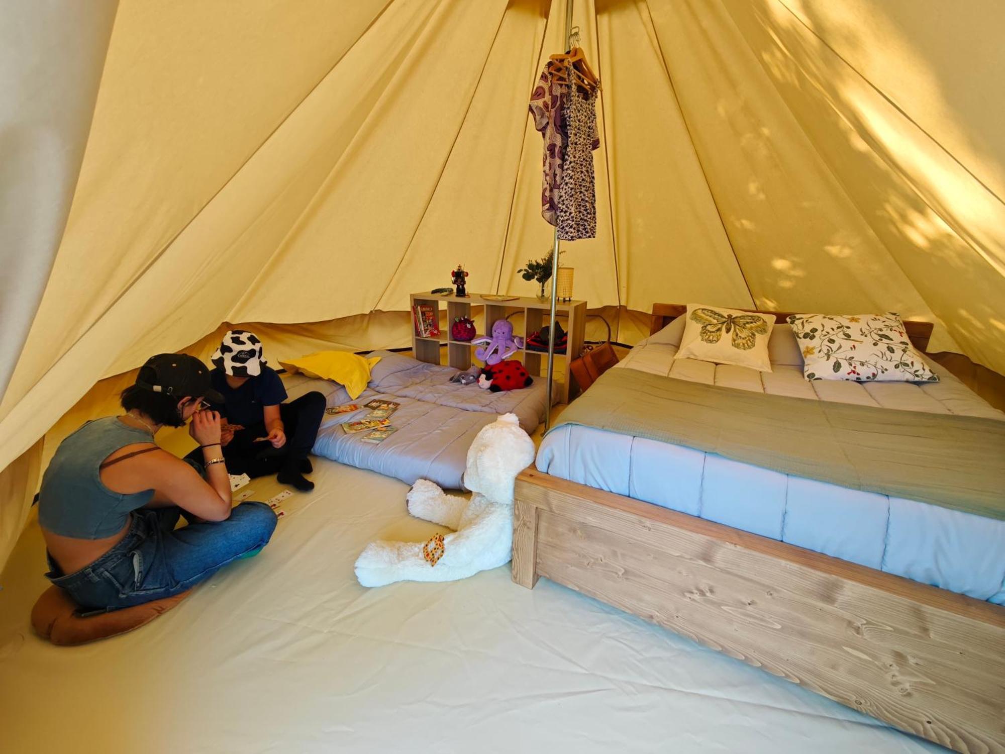 Camping Le Val Aux Fees - Broceliande Concoret Habitación foto